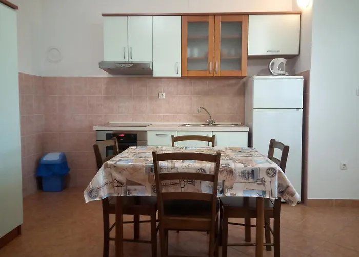 Apartament With Parking Space Rovanjska, Paklenica - 24348 *