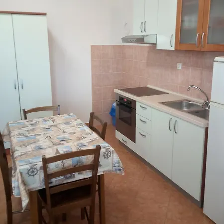 With Parking Space Rovanjska, Paklenica - 24348 Апартаменты *